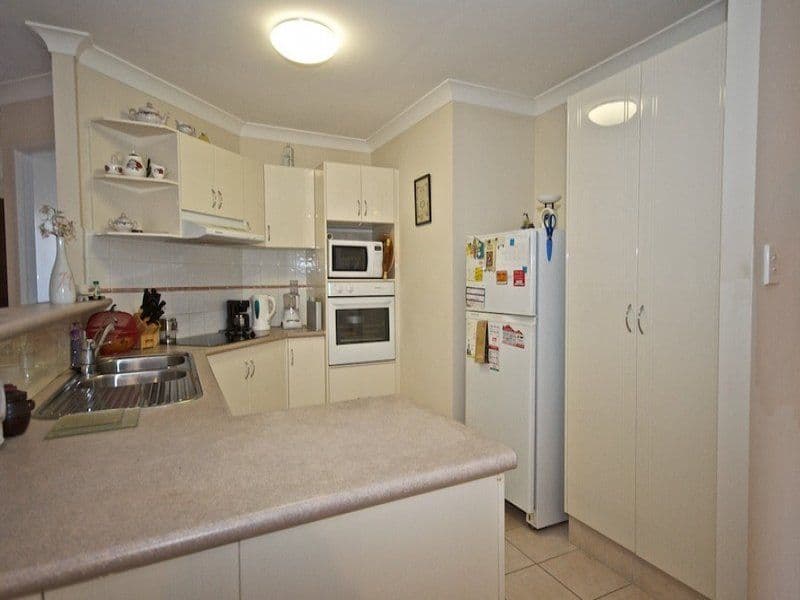 27 Christina Ryan Way, ARUNDEL QLD 4214, Arundel - Thumbnail 2