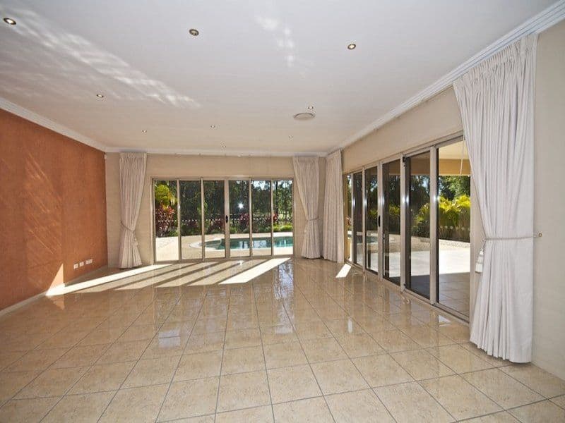 92 Arun Drive, ARUNDEL QLD 4214, Arundel - Thumbnail 4
