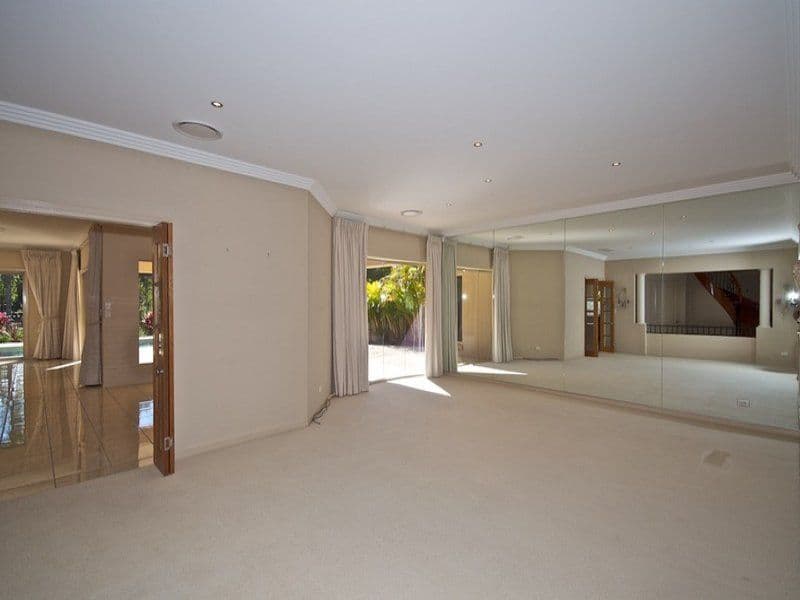 92 Arun Drive, ARUNDEL QLD 4214, Arundel - Thumbnail 8
