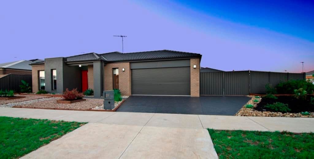 28 Moorhen Drive, LARA VIC 3212, Lara - Image 1