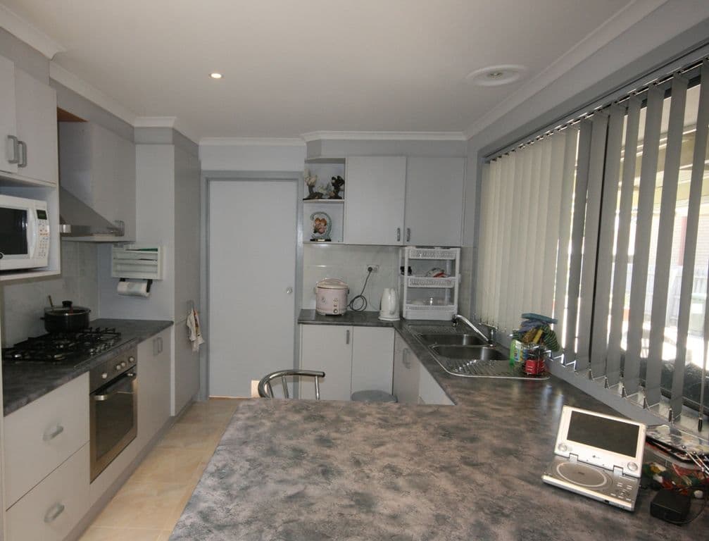 31 Cheleon Way, KINGS PARK VIC 3021, Kings Park - Thumbnail 2