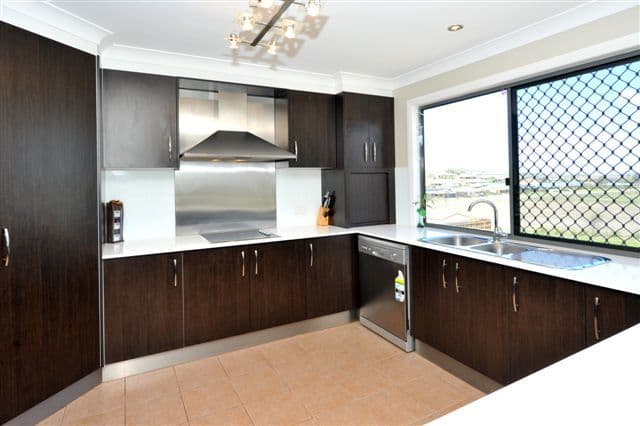 24 Edwin Street, WESTBROOK QLD 4350, Westbrook - Thumbnail 2