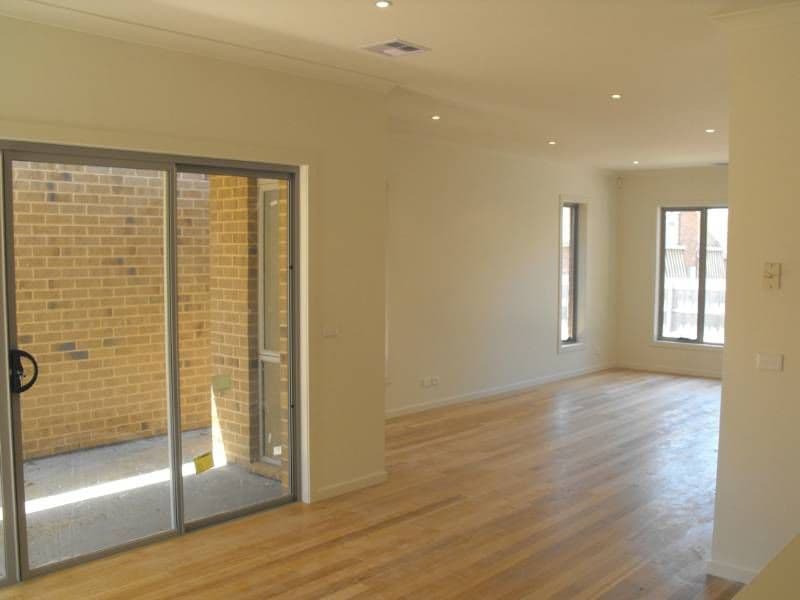 Unit 4, 16 Young Street, EPPING VIC 3076, Epping - Thumbnail 3