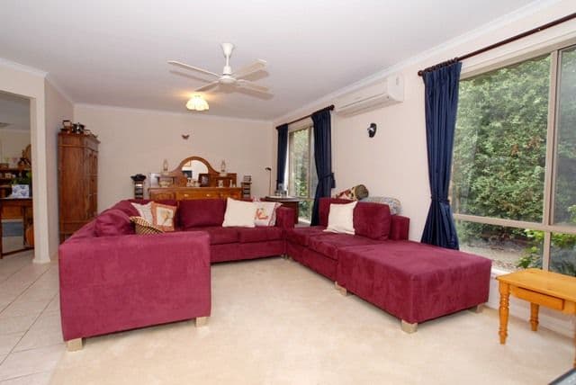 2 Chelsea Close, WYNDHAM VALE VIC 3024, Wyndham Vale - Thumbnail 4
