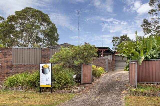 4 Woolley Close, THORNTON NSW 2322, Thornton - Thumbnail 2