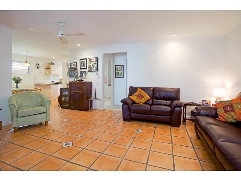 100 Meadowlands Road, CARINA QLD 4152, Carina - Thumbnail 2