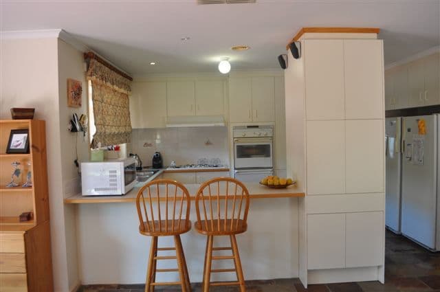 6 Yarcombe Crescent, CRAIGIEBURN VIC 3064, Craigieburn - Thumbnail 2