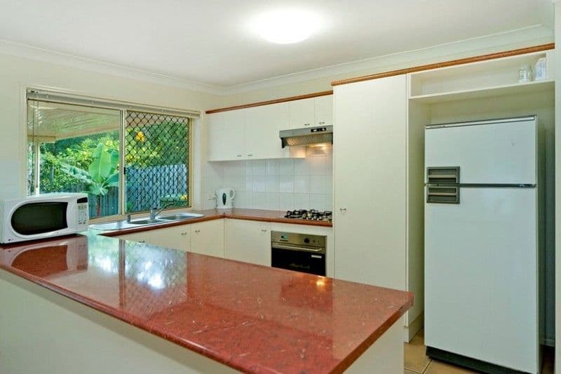 95 Arundel Drive, ARUNDEL QLD 4214, Arundel - Thumbnail 5