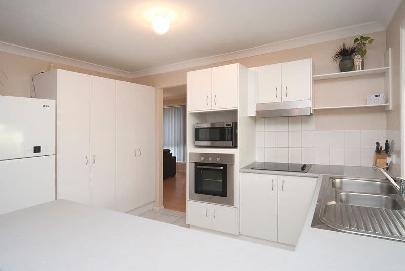 8 Reardon Street, CALAMVALE QLD 4116, Calamvale - Thumbnail 3