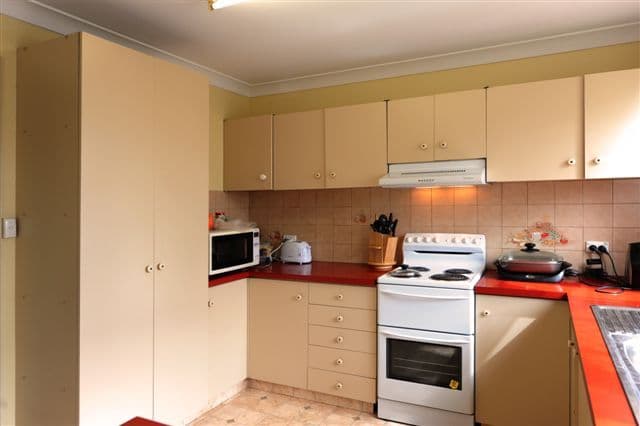 1 and 2 68 Hursley Road, NEWTOWN QLD 4350, Newtown - Thumbnail 4