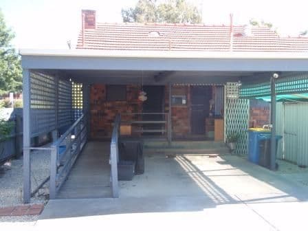 17 Loco Street, SEYMOUR VIC 3660, Seymour - Thumbnail 4