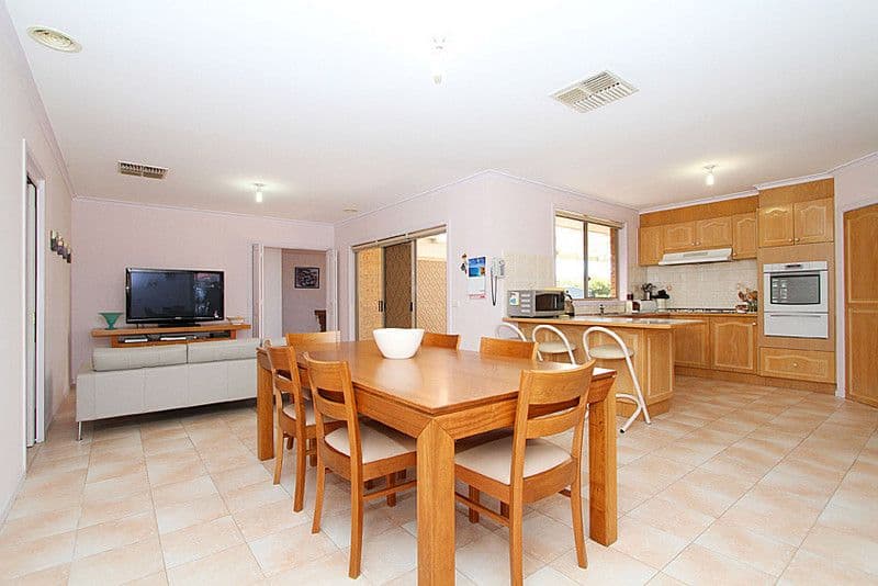 6 Pisani Court, MILL PARK VIC 3082, Mill Park - Thumbnail 6