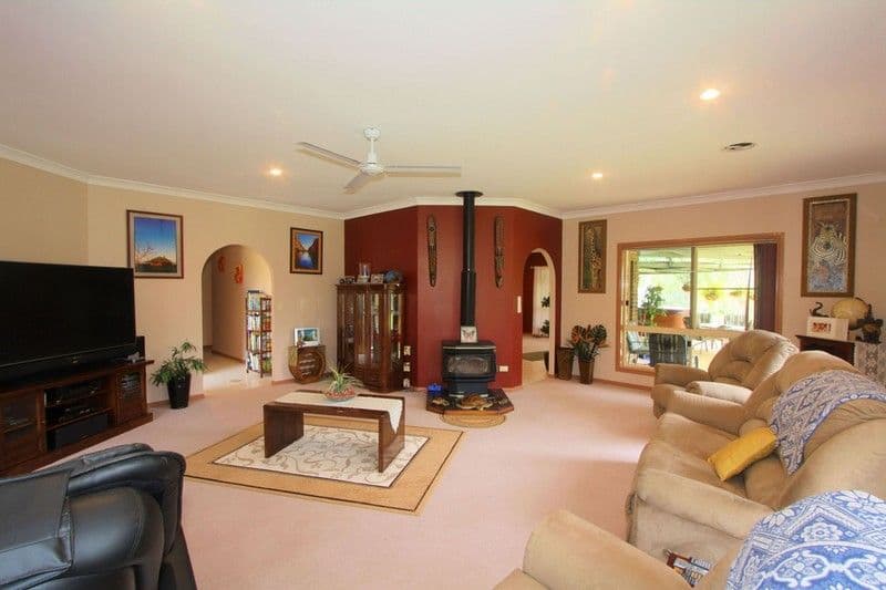 12 Chris-Lyn Avenue, SOUTH BINGERA QLD 4670, South Bingera - Thumbnail 5