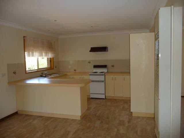 48 Pugsley Avenue, ESTELLA NSW 2650, Estella - Thumbnail 3