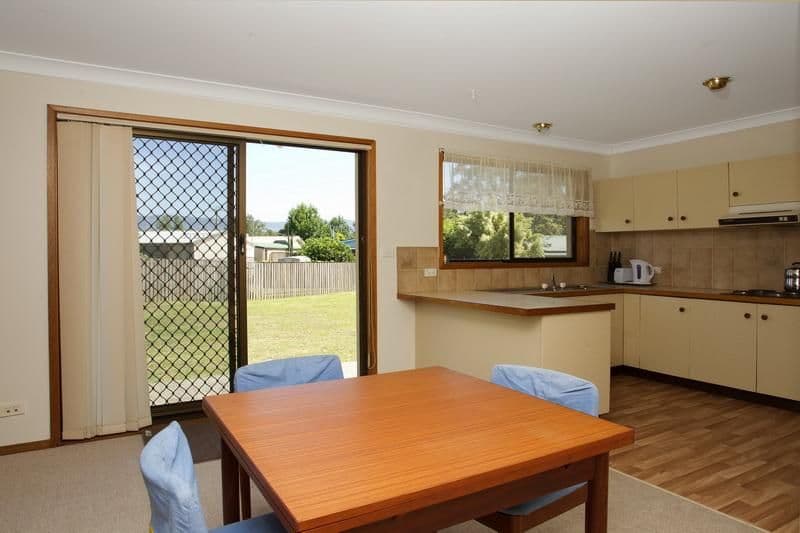 10 Garlin Close, NORTH NOWRA NSW 2541, North Nowra - Thumbnail 2