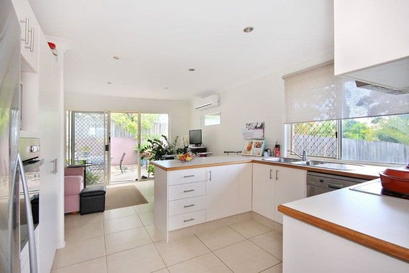 5 Golf View Terrace, ROBINA QLD 4226, Robina - Thumbnail 3