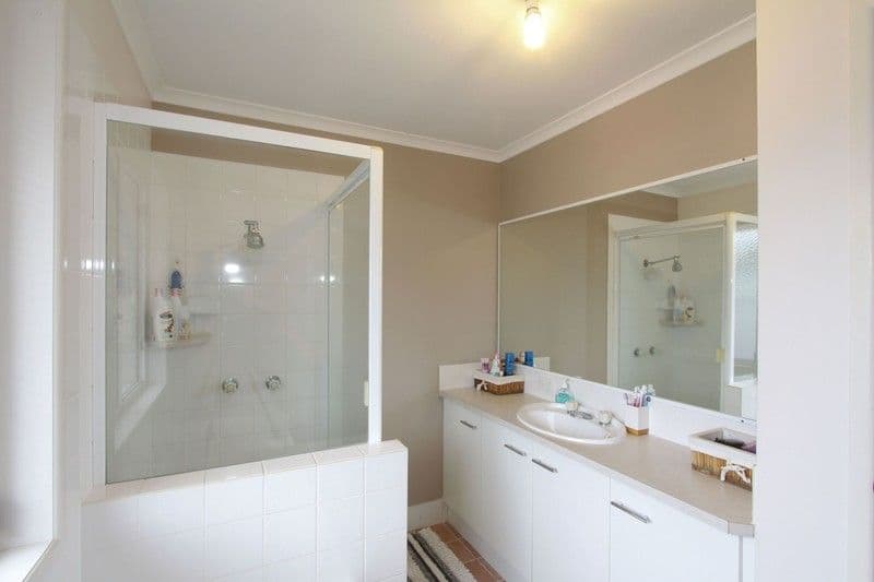 2 Albatross Court, MOORE PARK BEACH QLD 4670, Moore Park Beach - Thumbnail 8
