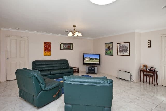 1 Deakin Close, MARYLAND NSW 2287, Maryland - Thumbnail 4