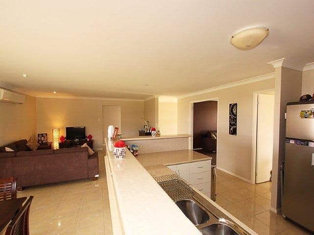 54 Whitman Street, WESTBROOK QLD 4350, Westbrook - Thumbnail 5