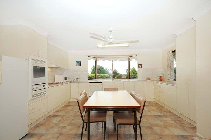 7 Maureen Court, COTSWOLD HILLS QLD 4350, Cotswold Hills - Thumbnail 2