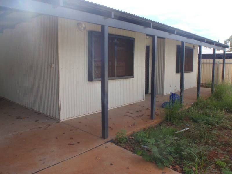 4 Reynolds Place, SOUTH HEDLAND WA 6722, South Hedland - Image 1