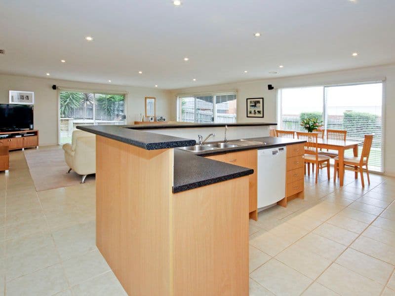 13  Bayview Court, HIGHTON VIC 3216, Highton - Thumbnail 4