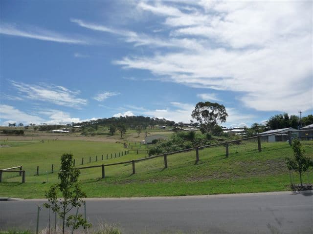 17 Northerly Drive, HODGSON VALE QLD 4352, Hodgson Vale - Thumbnail 2