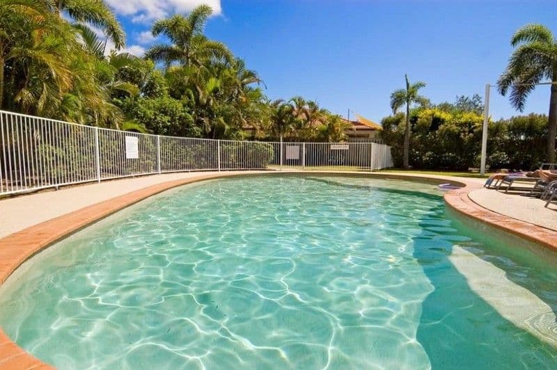 95 Arundel Drive, ARUNDEL QLD 4214, Arundel - Thumbnail 2