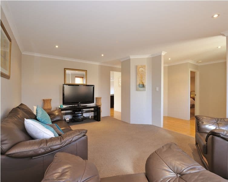 129 Peelwood Parade, HALLS HEAD WA 6210, Halls Head - Thumbnail 3