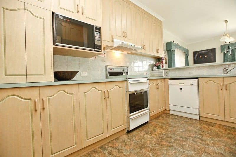 16 Mary Avenue, MILDURA VIC 3500, Mildura - Thumbnail 2