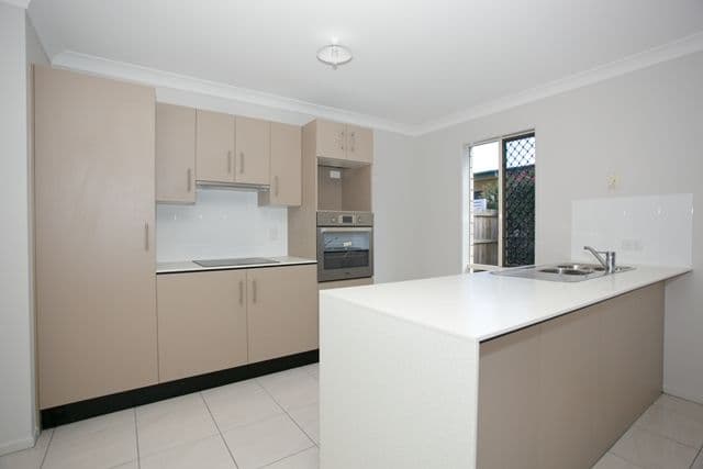 24 Savannah Street, REDCLIFFE QLD 4020, Redcliffe - Thumbnail 3