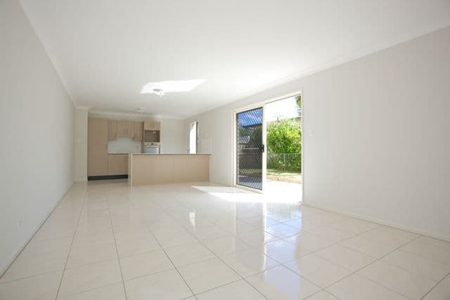 24 Savannah Street, REDCLIFFE QLD 4020, Redcliffe - Thumbnail 2