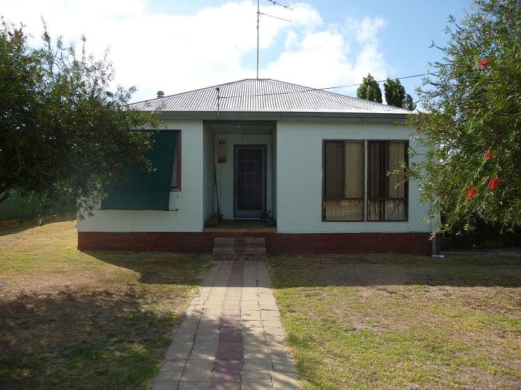 8 Arnott Street, MANJIMUP WA 6258, Manjimup - Thumbnail 4