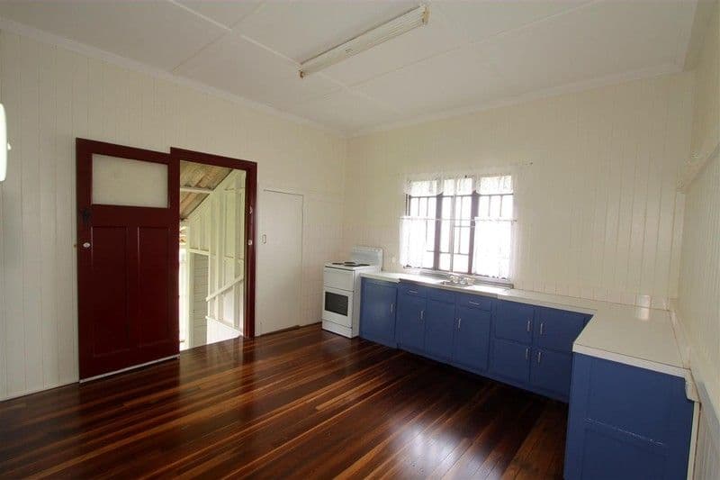 6 Victory Street, SVENSSON HEIGHTS QLD 4670, Svensson Heights - Thumbnail 3