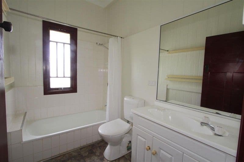 6 Victory Street, SVENSSON HEIGHTS QLD 4670, Svensson Heights - Thumbnail 4