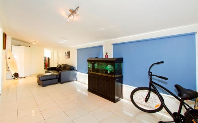 90 Seagull Avenue, MERMAID BEACH QLD 4218, Mermaid Beach - Thumbnail 3