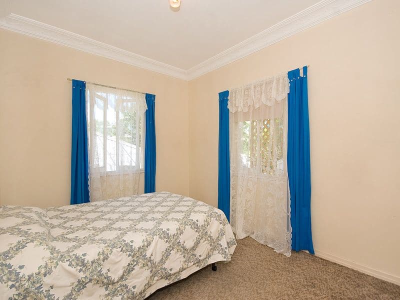 51 Kaye Street, BARDON QLD 4065, Bardon - Thumbnail 8
