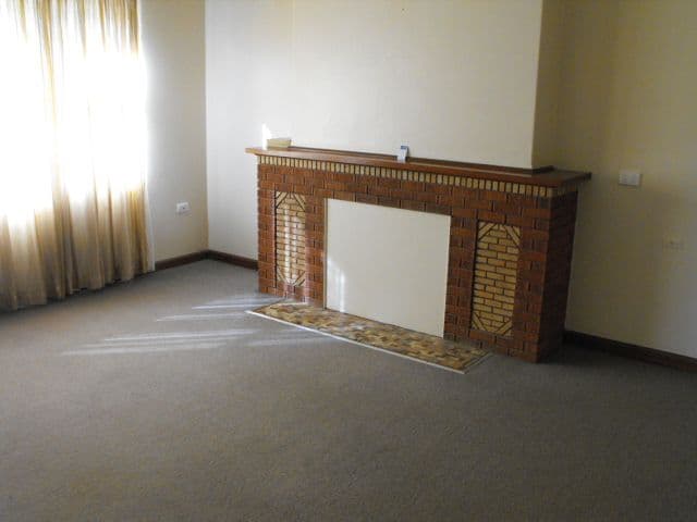 387 Clarinda Street, PARKES NSW 2870, Parkes - Thumbnail 3