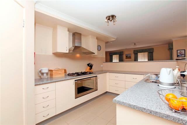 20 Gippsland Way, CRAIGIEBURN VIC 3064, Craigieburn - Thumbnail 2