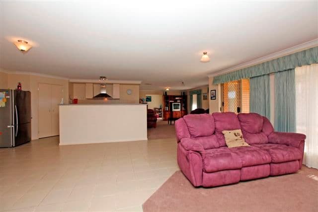 20 Gippsland Way, CRAIGIEBURN VIC 3064, Craigieburn - Thumbnail 3
