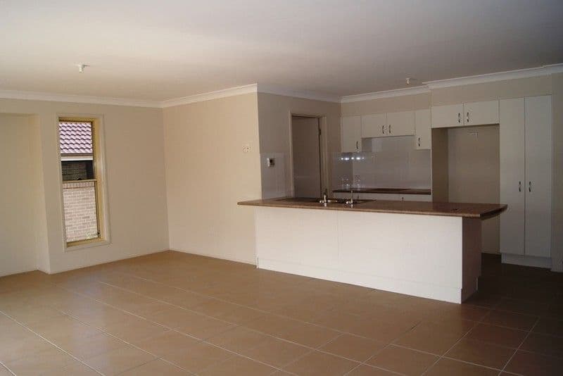 40 Rannoch Drive, WEST NOWRA NSW 2541, West Nowra - Thumbnail 2