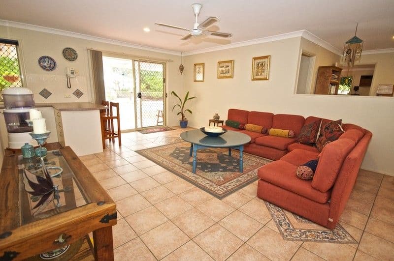4 Tulipwood Court, ARUNDEL QLD 4214, Arundel - Thumbnail 2