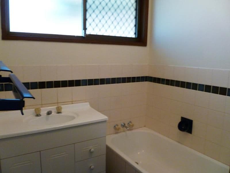52 Numeralla Avenue, ASHMORE QLD 4214, Ashmore - Thumbnail 6