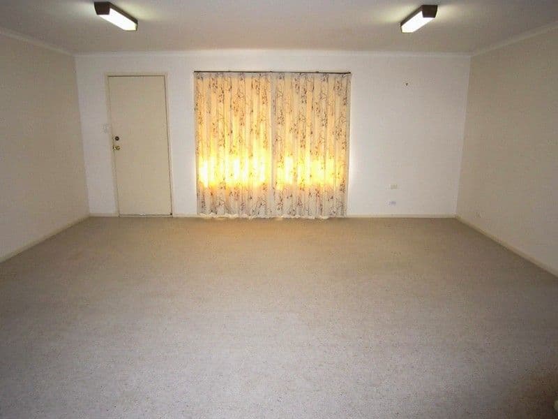76 Crossen Street, ECHUCA VIC 3564, Echuca - Thumbnail 3