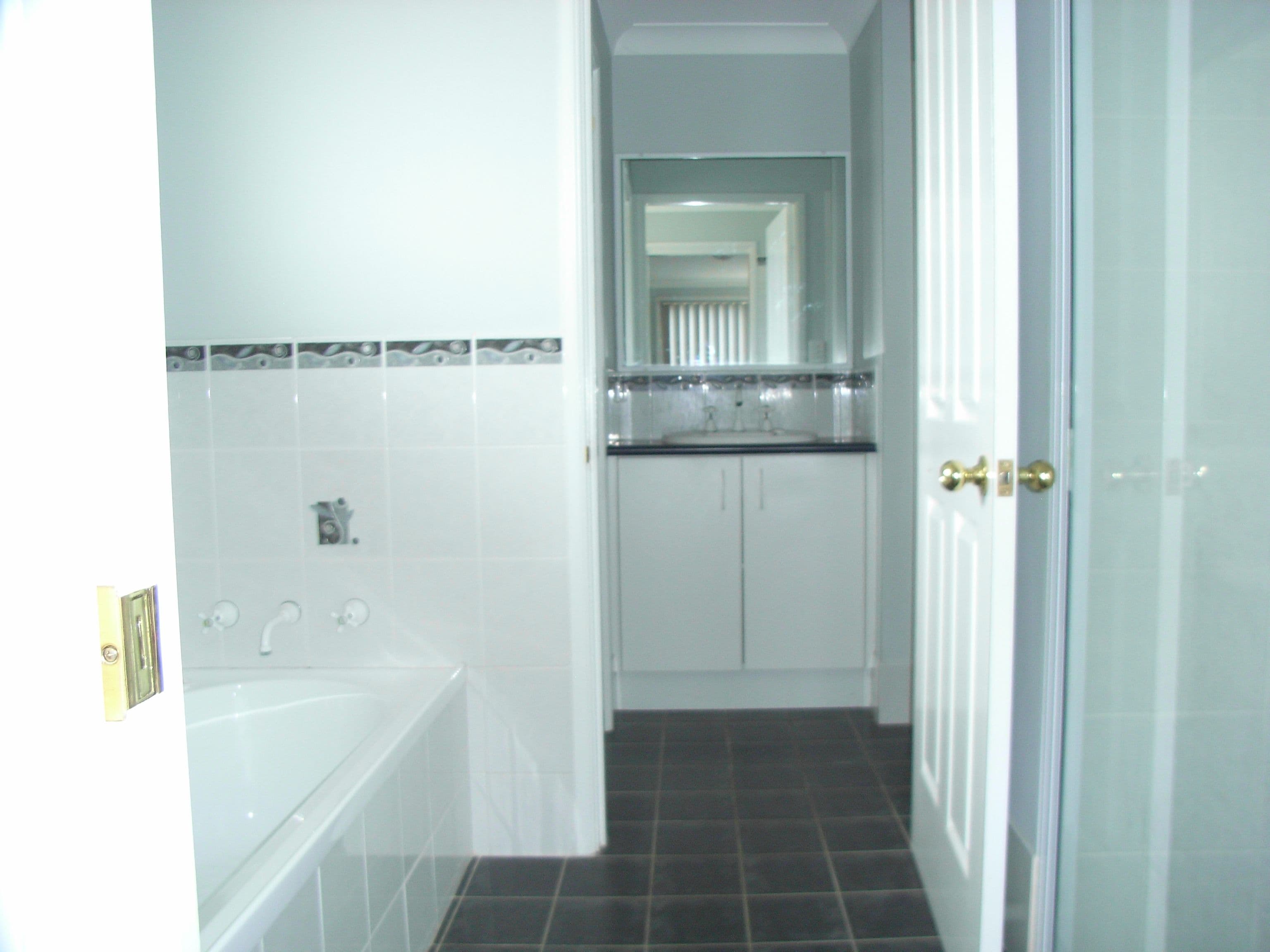 37 Warburton Drive, TAMWORTH NSW 2340, Tamworth - Thumbnail 6