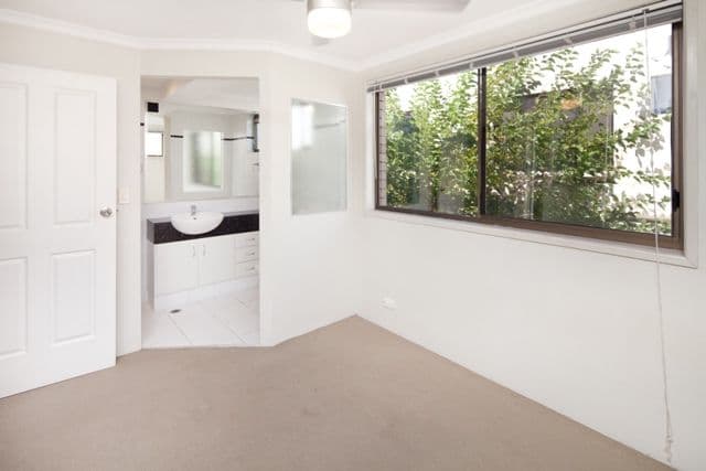 4 'Cascade Lodge' 16 Rosewood Avenue, BROADBEACH QLD 4218, Broadbeach - Thumbnail 4