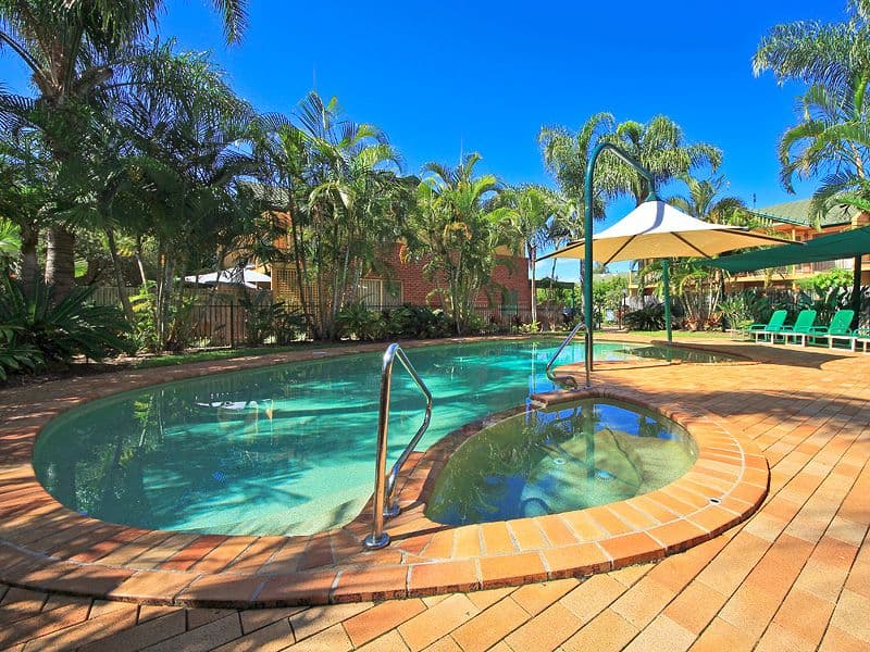 7 Santa Cruz Boulevard, CLEAR ISLAND WATERS QLD 4226, Clear Island Waters - Thumbnail 2