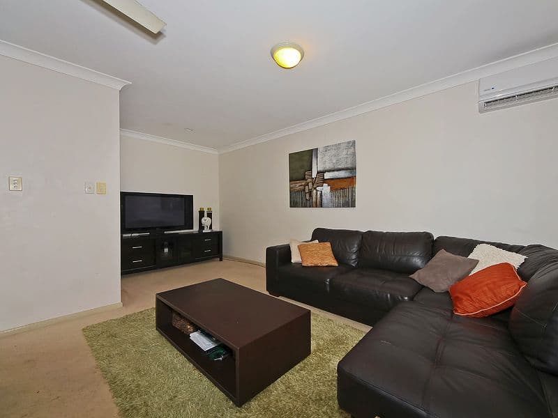 7 Santa Cruz Boulevard, CLEAR ISLAND WATERS QLD 4226, Clear Island Waters - Thumbnail 4