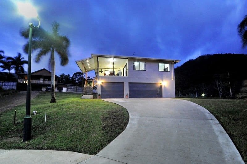 7 Linscot Close, CANNONVALE QLD 4802, Cannonvale - Image 1
