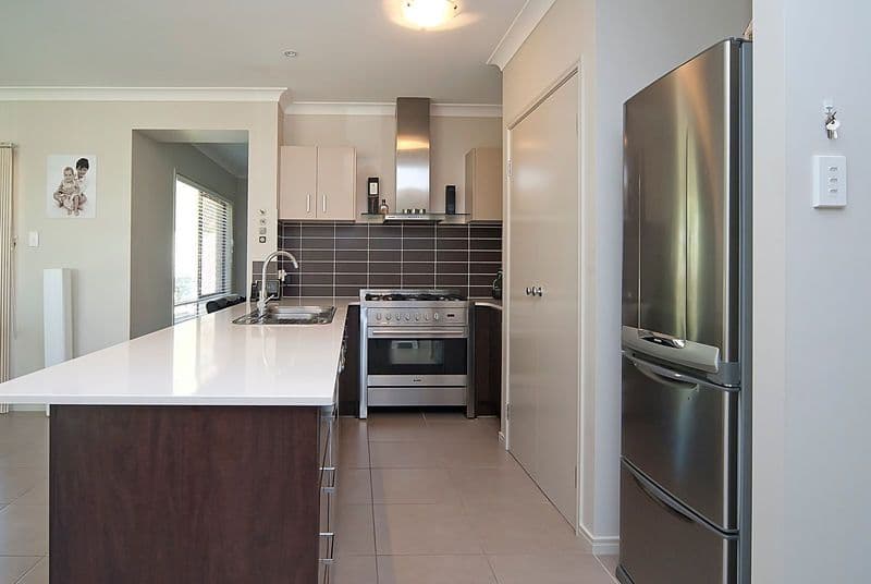 70 Larapinta Circuit, CALAMVALE QLD 4116, Calamvale - Thumbnail 3